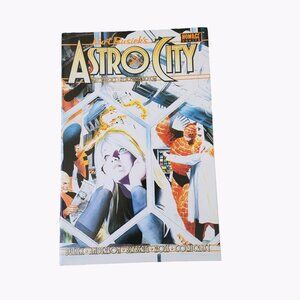 Homage Comics Astro City #2 1996 Comic Book Collector Bagged Boarded